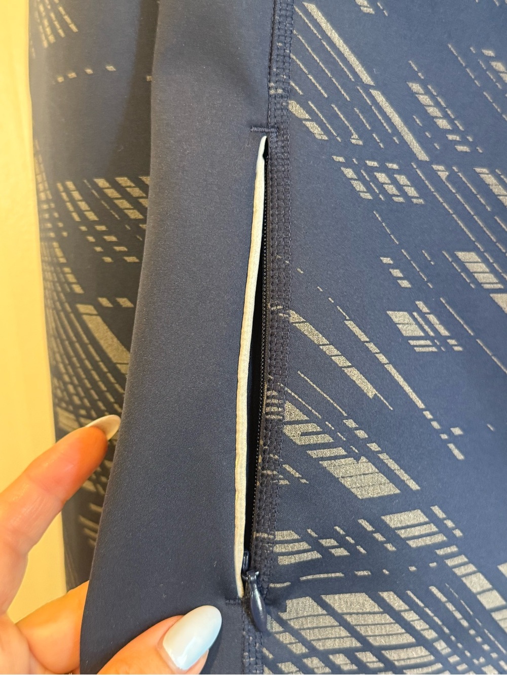 Sweaty Betty navy patterned full-zip performance jacket with silver accents - Picture 4 of 7